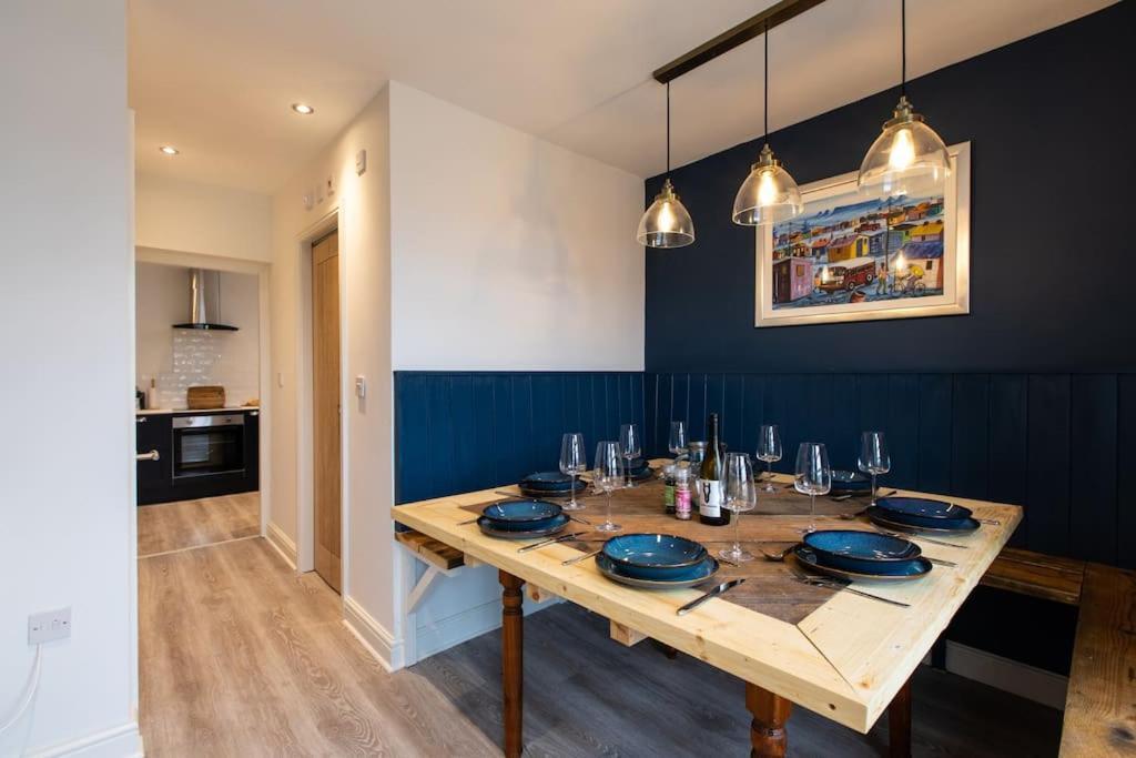 Herring Girl House - Harbourside Property, Sleeps 8 Scarborough Esterno foto