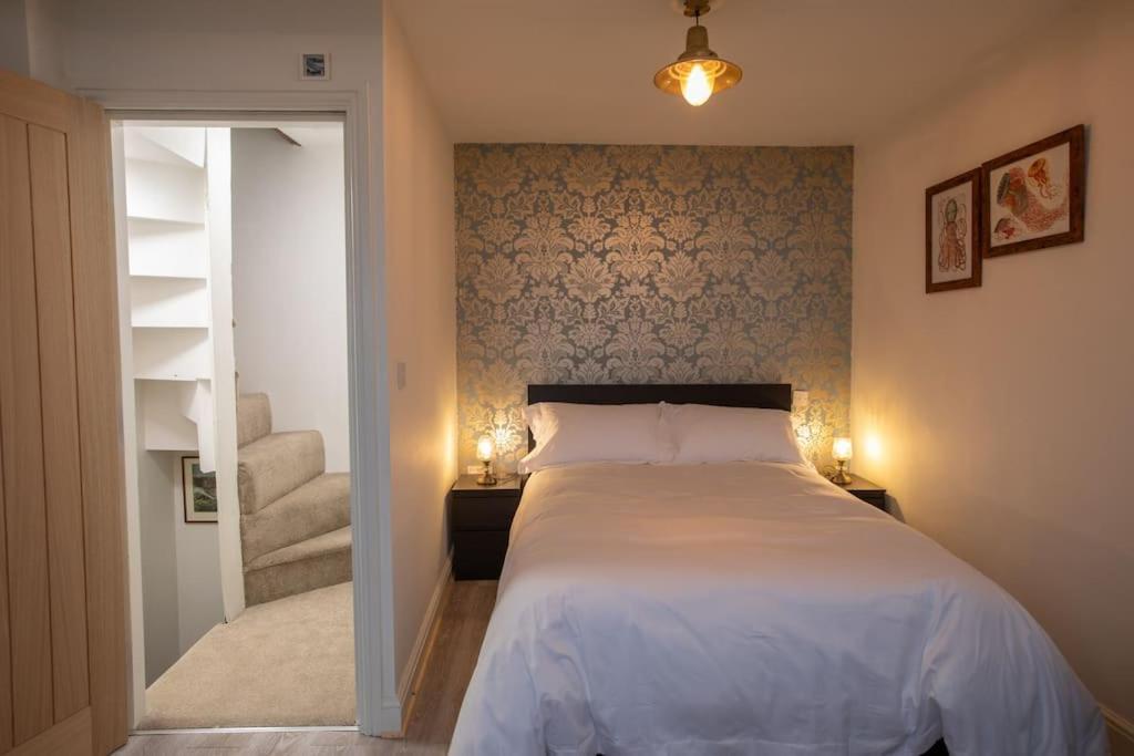 Herring Girl House - Harbourside Property, Sleeps 8 Scarborough Esterno foto