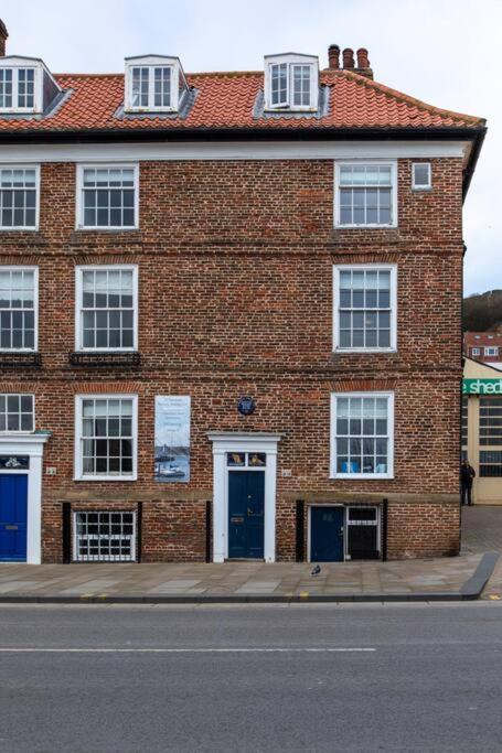 Herring Girl House - Harbourside Property, Sleeps 8 Scarborough Esterno foto