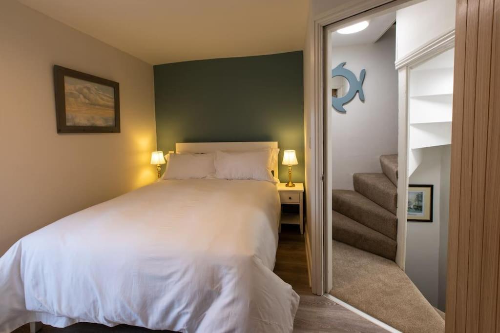 Herring Girl House - Harbourside Property, Sleeps 8 Scarborough Esterno foto